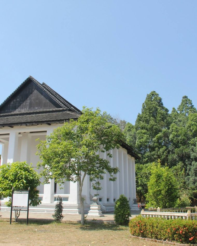 พิพิธภัณฑ์เมืองเก่าและวัดเสนานุชณิการ์